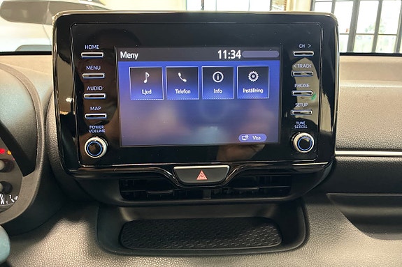 Toyota Yaris 13 of 18