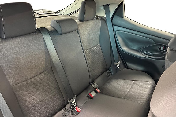 Toyota Yaris 11 of 18