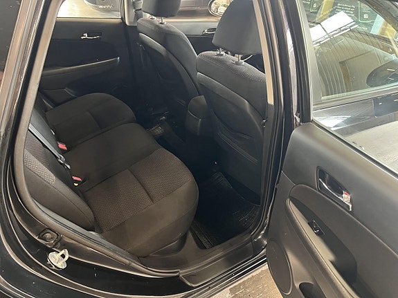 Hyundai i30 13 of 16