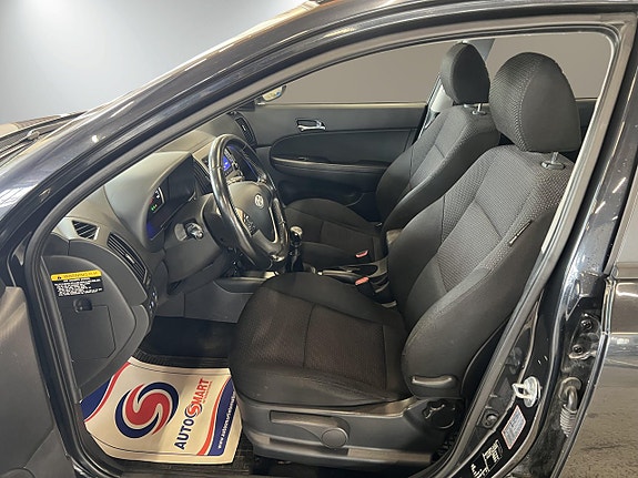Hyundai i30 7 of 16