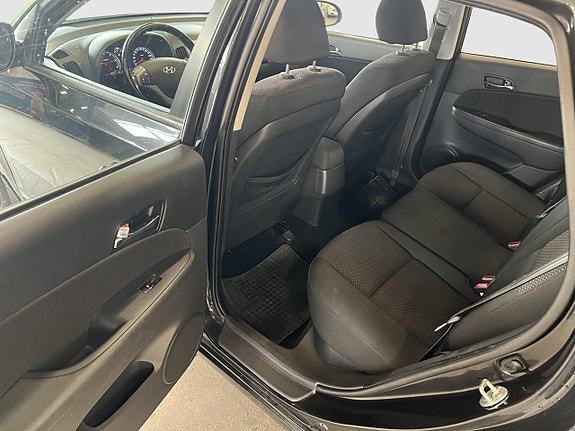 Hyundai i30 9 of 16