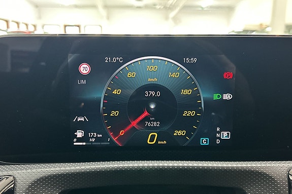 Mercedes-Benz A180 11 of 20
