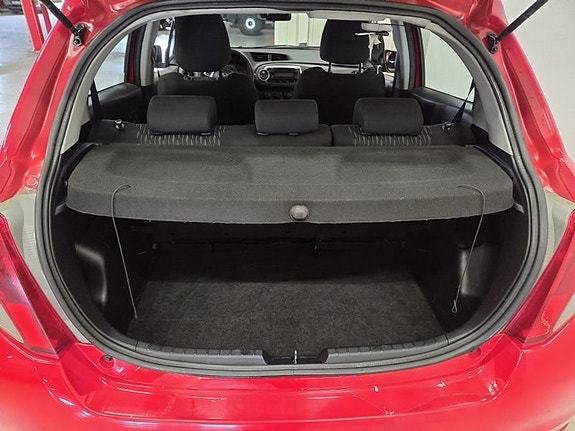 Toyota Yaris 8 of 10