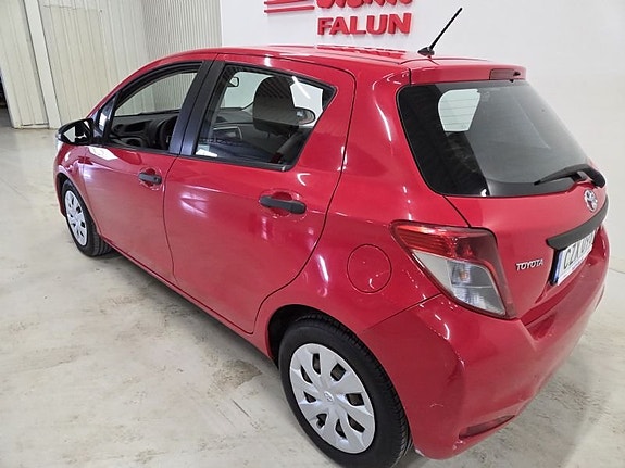 Toyota Yaris 9 of 10