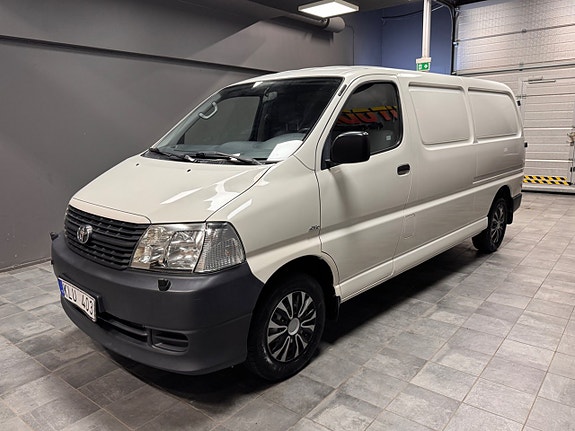 Toyota HiAce 3 of 5
