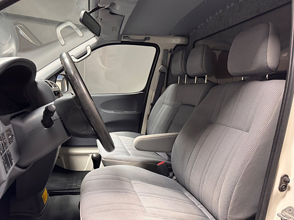Toyota HiAce 8 of 8