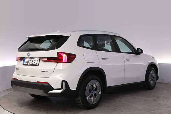 BMW iX1 5 of 5