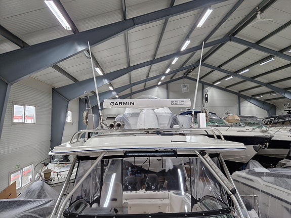 Robalo R305 Walkaround – Exceptionellt välutrustad med dubbla Suzuki DF300APX 3 of 5