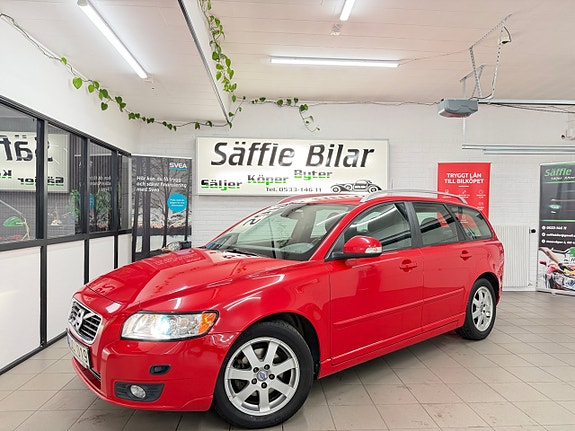 Volvo V50 2 of 5