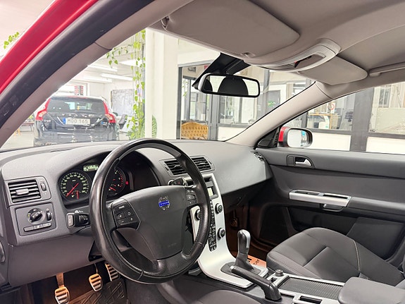 Volvo V50 25 of 28
