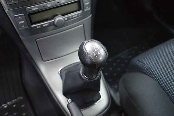 Toyota Avensis 14 of 21