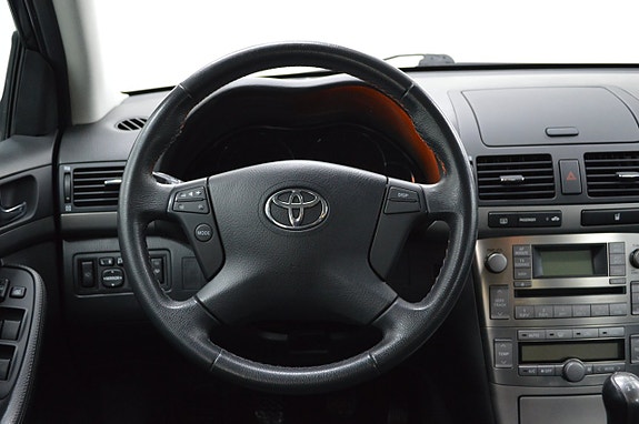 Toyota Avensis 15 of 21