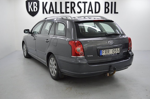 Toyota Avensis 4 of 21