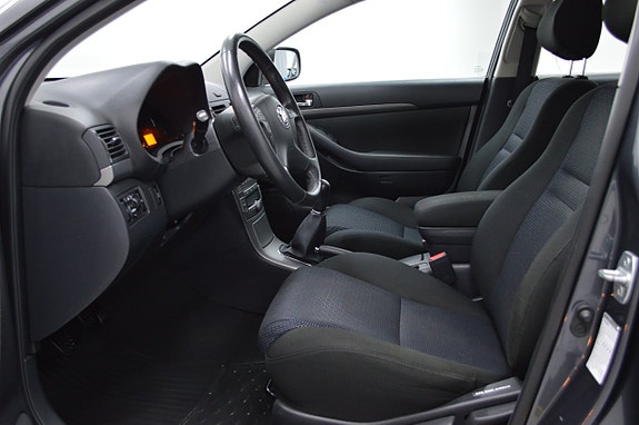 Toyota Avensis 7 of 21