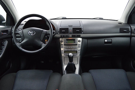 Toyota Avensis 6 of 21