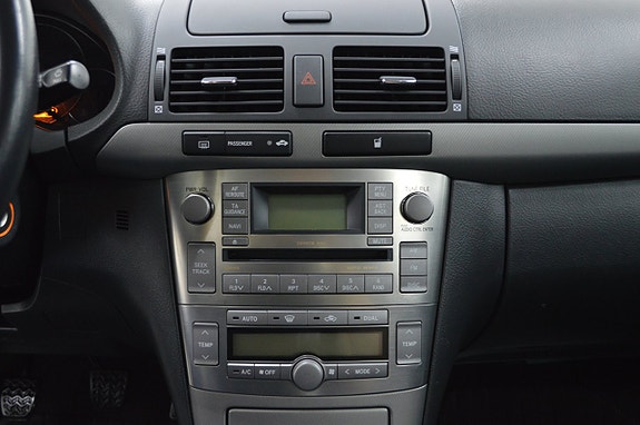 Toyota Avensis 13 of 21
