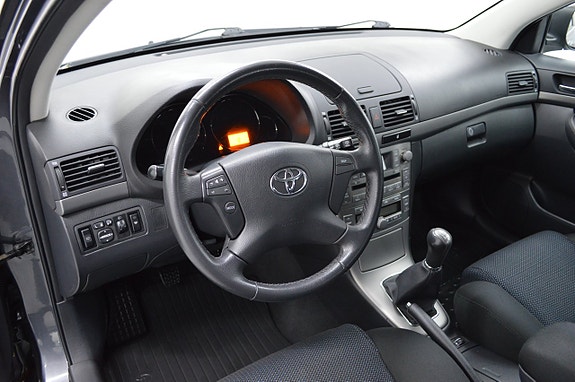 Toyota Avensis 11 of 21