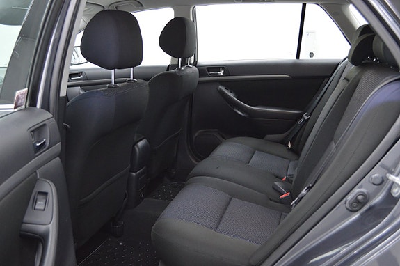 Toyota Avensis 9 of 21