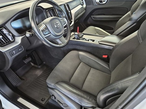 Volvo XC60 7 of 9
