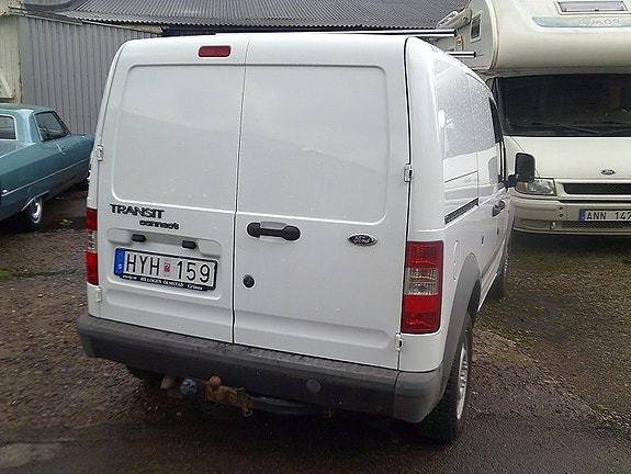 Ford Transit Connect 3 of 4