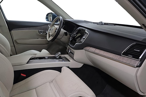 Volvo XC90 7 of 27