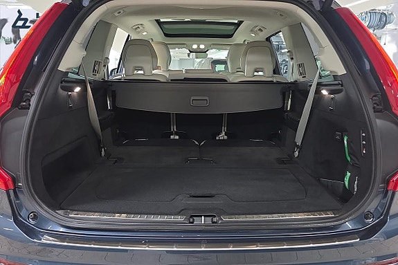 Volvo XC90 12 of 27