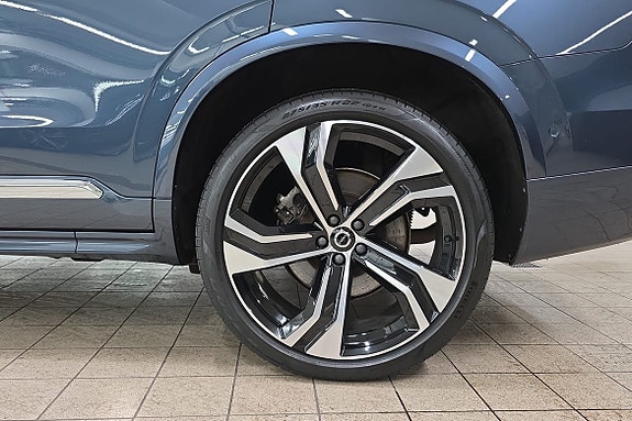 Volvo XC90 17 of 27
