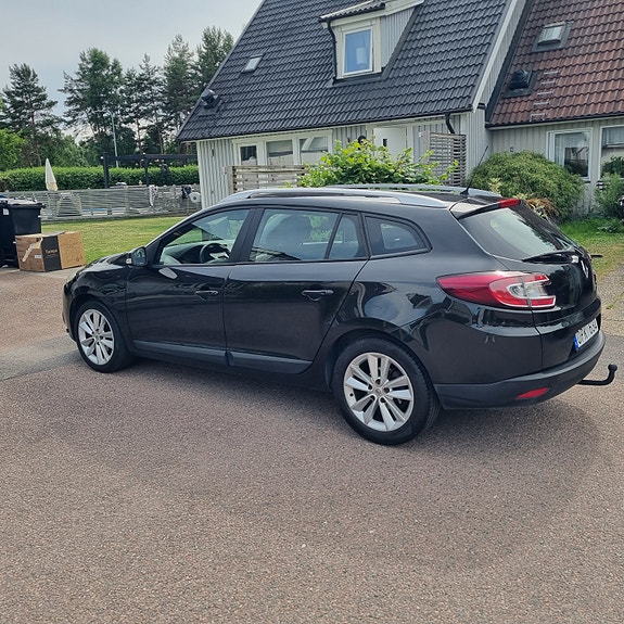 Renault Megane III 3 of 5