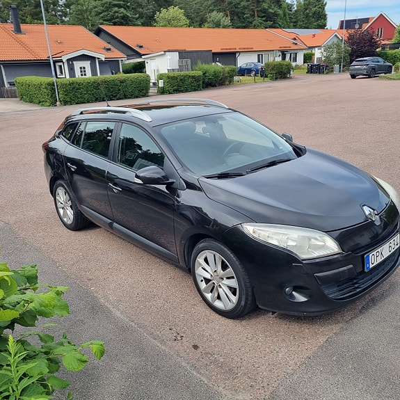 Renault Megane III 2 of 5