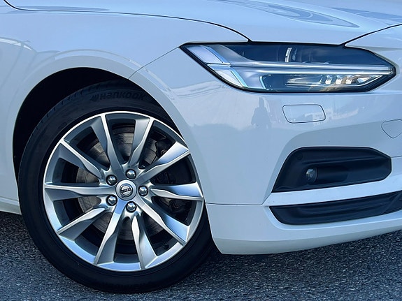Volvo V90 4 of 5