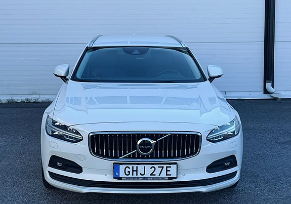 Volvo V90 2 of 5