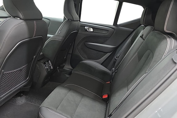 Volvo EX40 14 of 24
