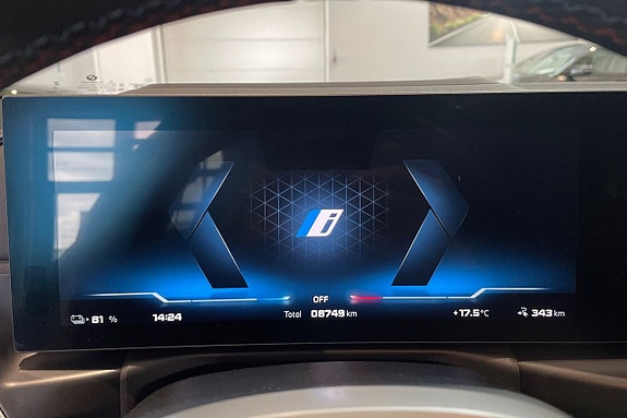 BMW i4 14 of 18