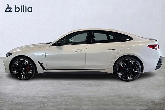 BMW i4 3 of 5
