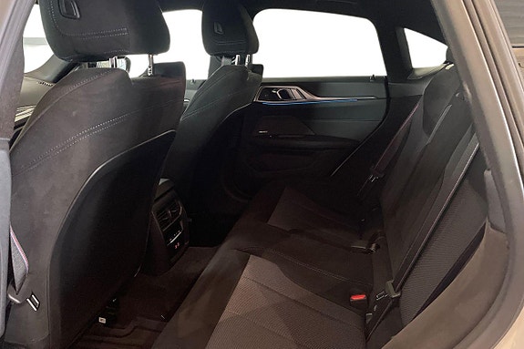BMW i4 11 of 18
