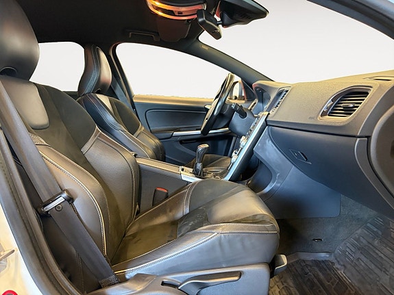 Volvo V60 15 of 22