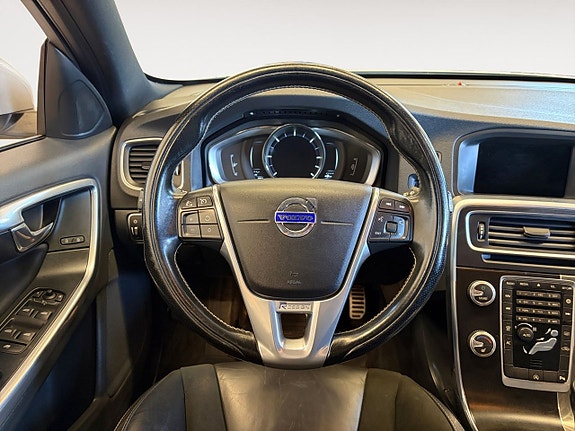 Volvo V60 13 of 22