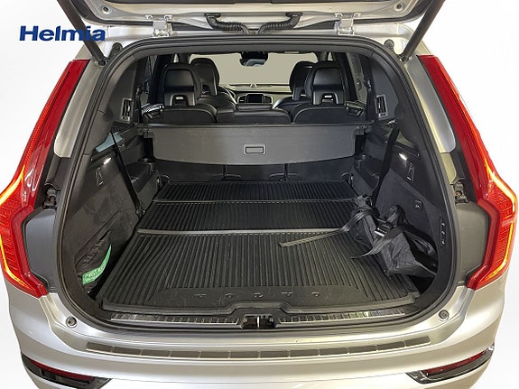 Volvo XC90 9 of 16