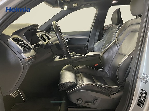 Volvo XC90 13 of 16