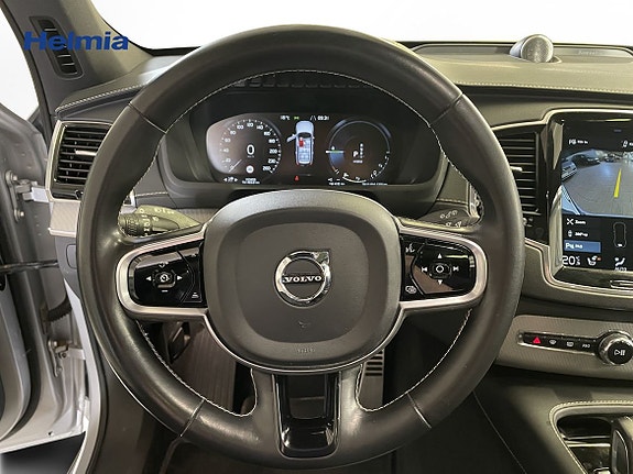 Volvo XC90 15 of 16