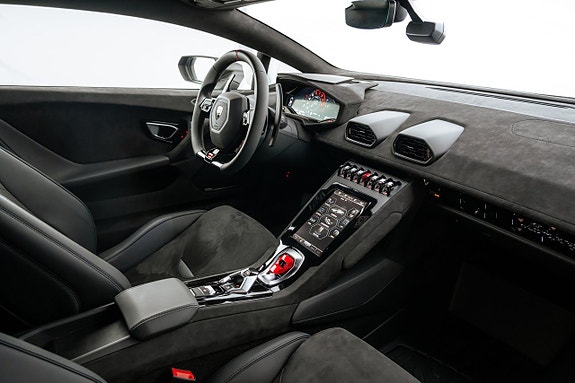 Lamborghini Huracan 9 of 13