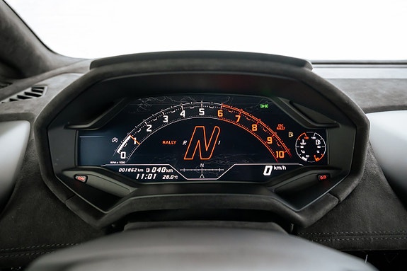 Lamborghini Huracan 8 of 13