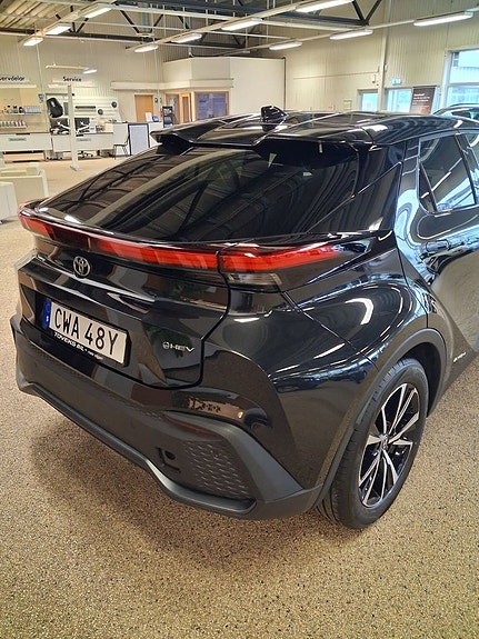 Toyota C-HR 3 of 20