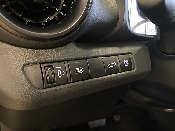 Toyota C-HR 14 of 20