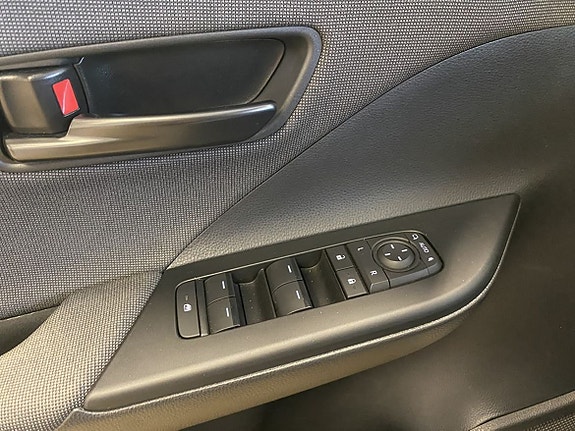 Toyota C-HR 16 of 20