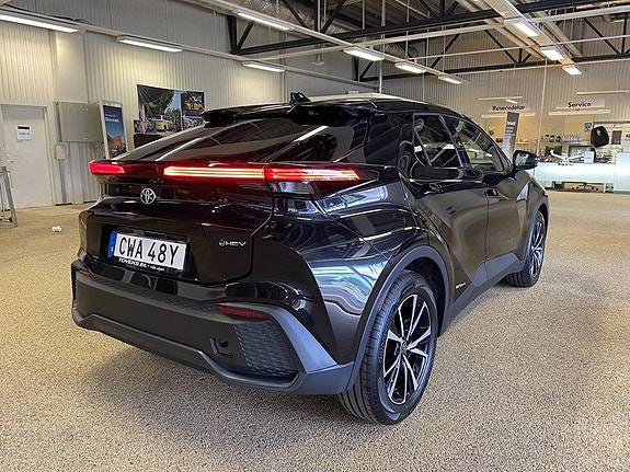 Toyota C-HR 7 of 20