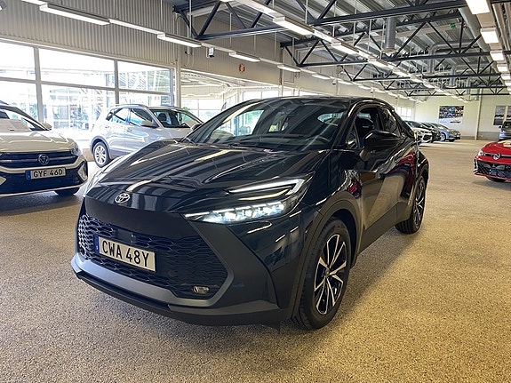 Toyota C-HR 2 of 20