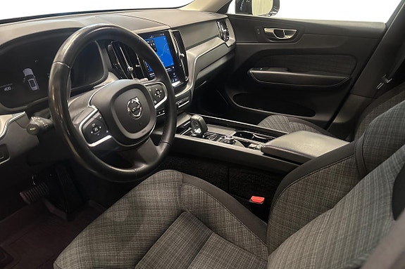 Volvo XC60 8 of 27