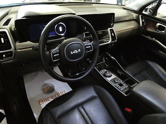 Kia Sorento 10 of 24