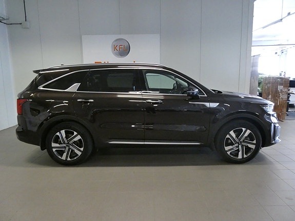Kia Sorento 3 of 5